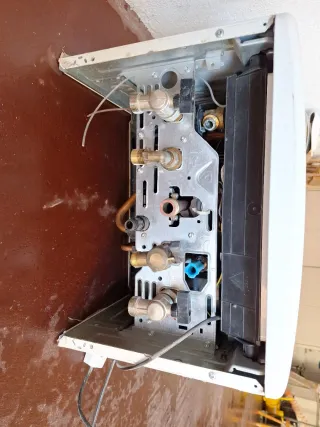 Caldera mural estanca gas natural Ariston