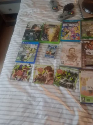 Varietà di console e videogiochi per PS2, PS4, Xbox, Wii e più