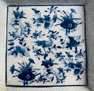 Cenicero de porcelana azul y blanco