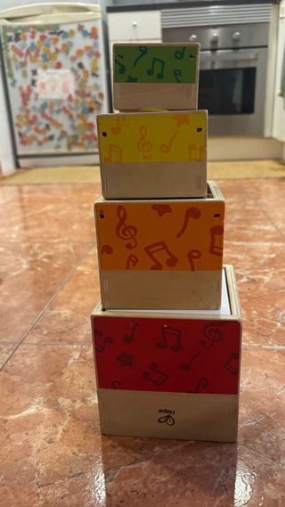 Caja musical Hape de madera