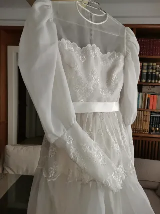 Vestido de Novia Organza y un precioso velo.