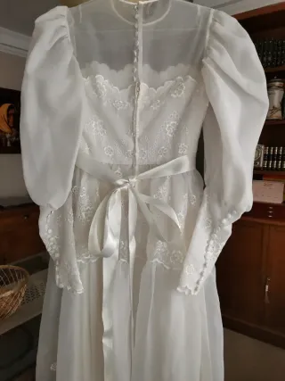 Vestido de Novia Organza y un precioso velo.