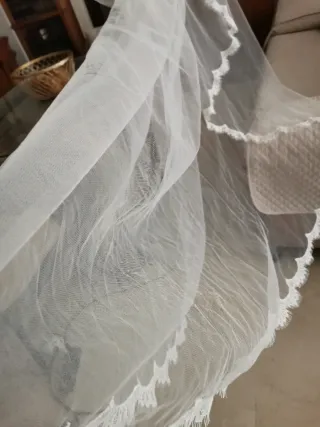Vestido de Novia Organza y un precioso velo.