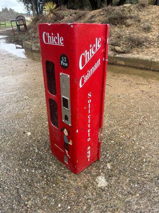 Máquina de chicles roja vintage