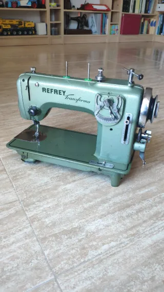Máquina de Coser Refrey 427