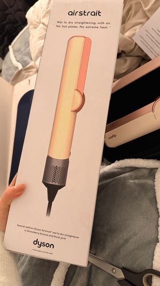 Plancha Dyson Beige y Rosa