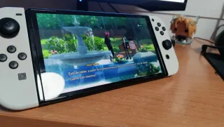 Nintendo Switch OLED Blanca + Mando Tom Nook