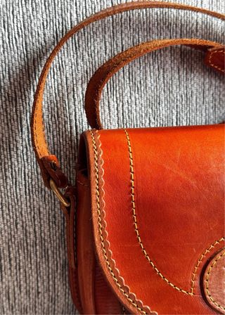 Bolso artesanal de cuero