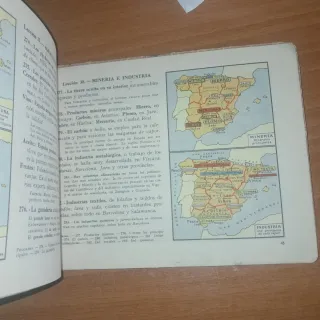 Antiguo libro escolar geografia