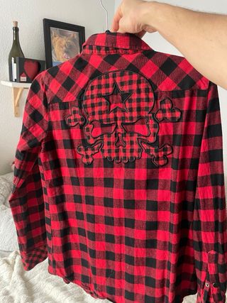 Camisa cuadros roja y negra calavera