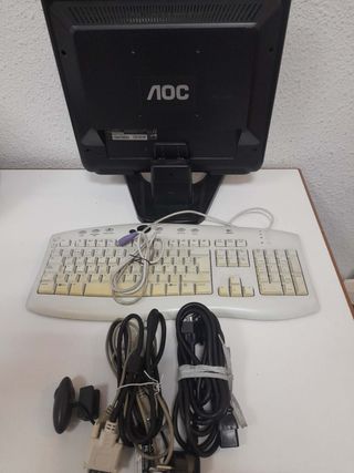 Pantalla, teclado, cámara web y cables