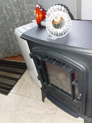 Applique da parete in legno e vetro