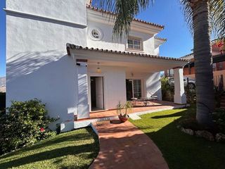 Chalet en alquiler en El Faro de Calaburra - Chaparral en Mijas