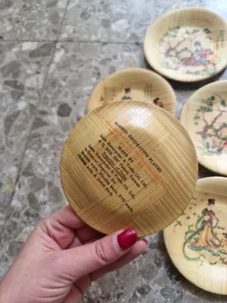 5 piattini decorati in bambù