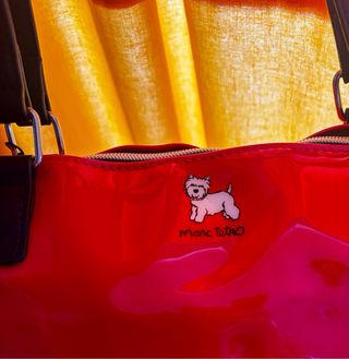 Bolso Marc Tetro Rojo Charol Perro Westie