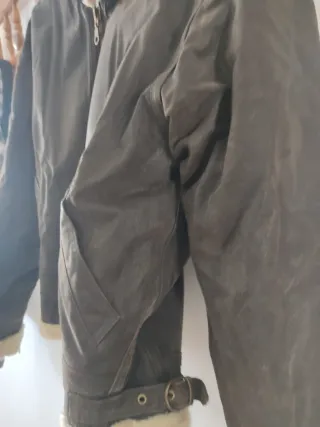 Chaqueta de piel marrón con forro