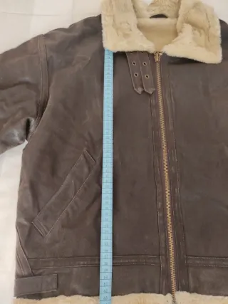 Chaqueta de piel marrón con forro