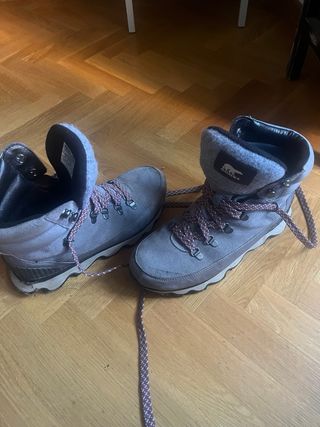 Botas Sorel grises