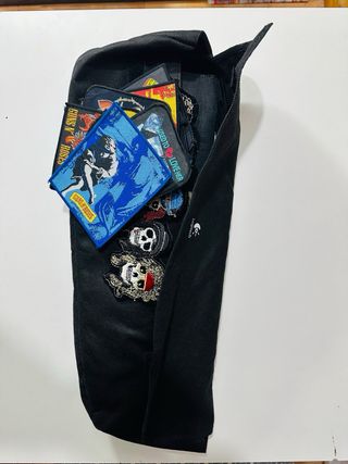 Guns N' Roses: Escudos y pañuelos Todo original