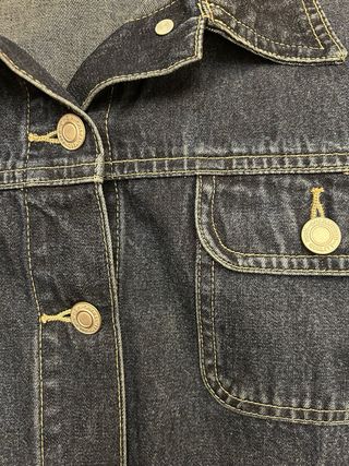 Cazadora vaquera azul oscuro