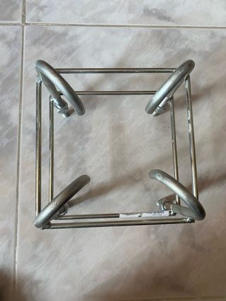 Herraje para empotrar soportes en hormigón