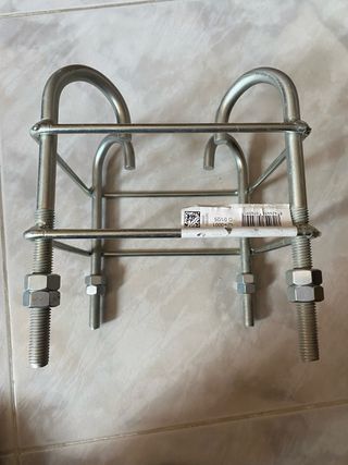 Herraje para empotrar soportes en hormigón