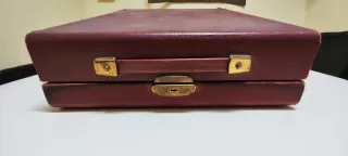 Máquina de escribir Olivetti Studio 44