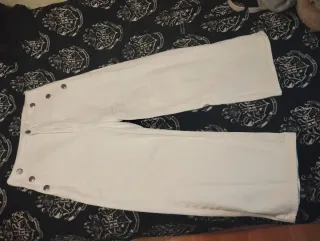 Pantalón culotte blanco con botones