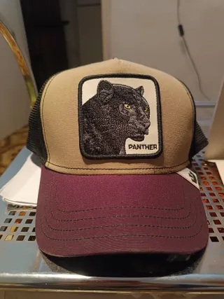 Gorra Trucker Pantera Beige y Morado