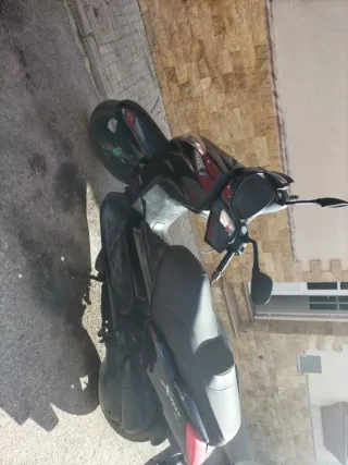 Yamaha Xmax 125cc Scooter