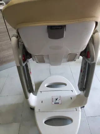 Seggiolino pappa Peg Perego con tavolino