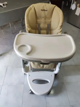 Seggiolino pappa Peg Perego con tavolino