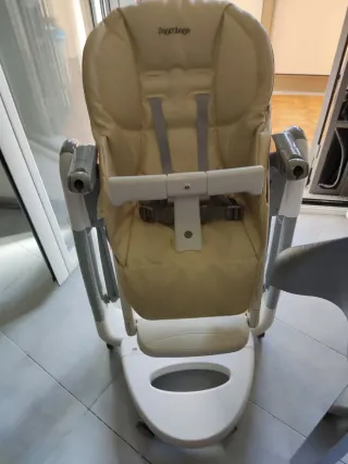 Seggiolino pappa Peg Perego con tavolino