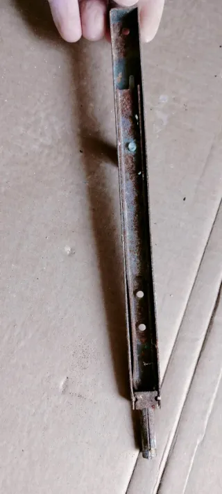 Chiavistello antico in metallo