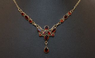 Splendida collana Vintage argento granati