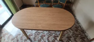 Mueble de salón modular, mesa extensible y sillas