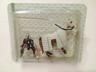 2 Figuras de plomo caballero con caballo