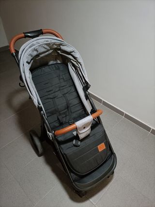 Carro Paseo Kinderkraft Gris y Negro