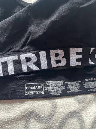 Top deportivo negro TRIBE GIRL