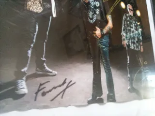 OBUS autógrafo póster firmado