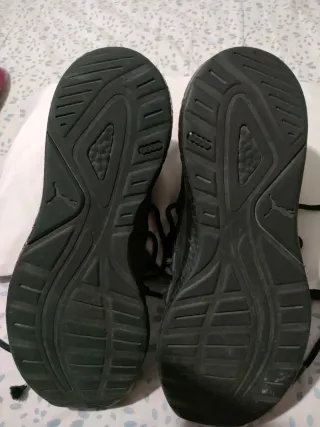 Zapatillas Puma grises y verdes