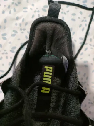 Zapatillas Puma grises y verdes