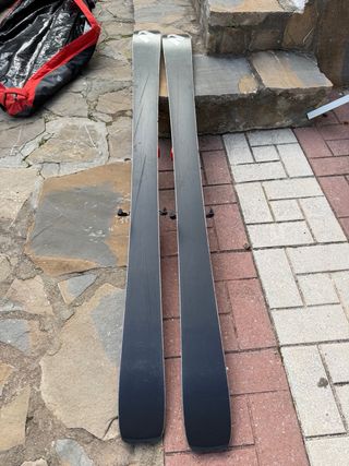 Nordica Navigator 85 con fijaciones Salomon Warden