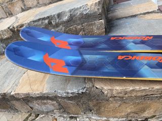 Nordica Navigator 85 con fijaciones Salomon Warden