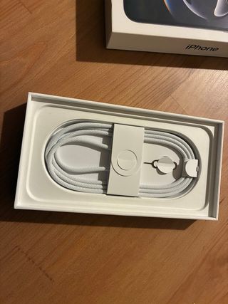 iPhone 16e Bateria 100%