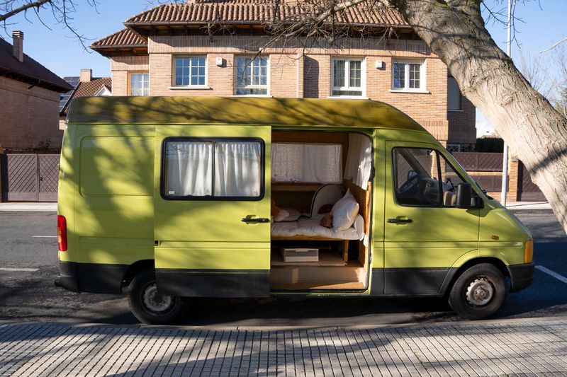 Volkswagen LT35 L2H2 camperizada y equipada - foto 1