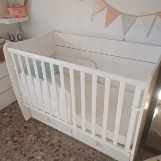 Varie cose: accessori, abbigliamento, giocattoli...