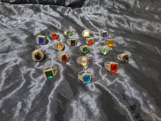 Lote 200 Anillos variados (Ver todas las fotos)