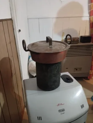 Pentola antica in rame