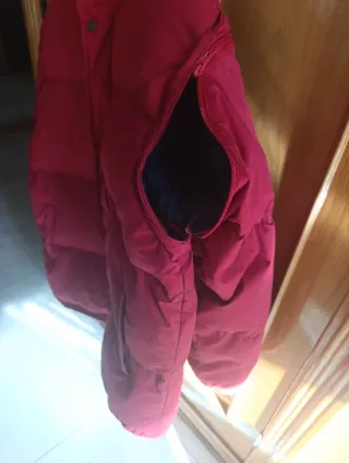 Abrigo plumas rojo unisex